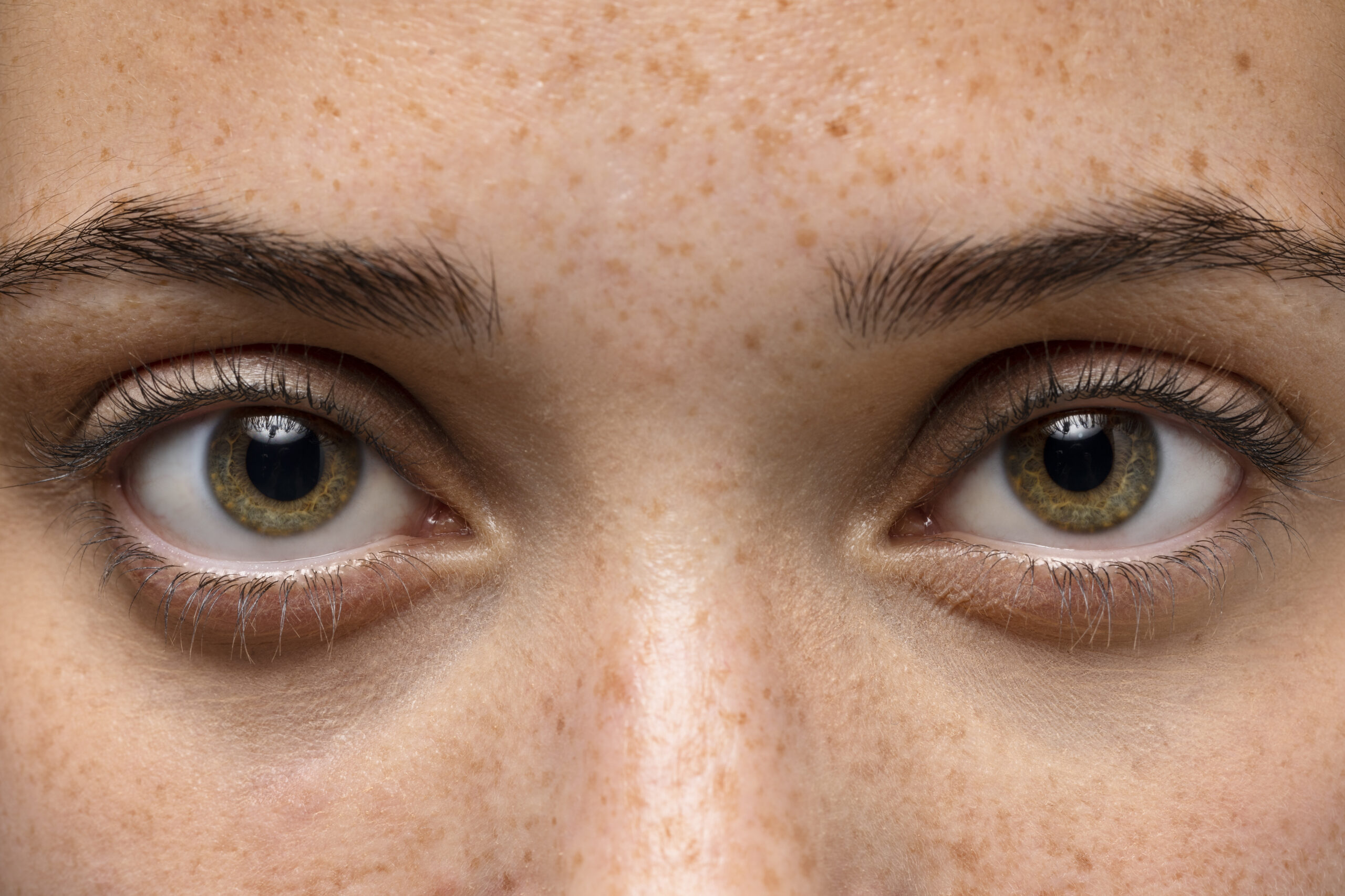 front view woman with green eyes